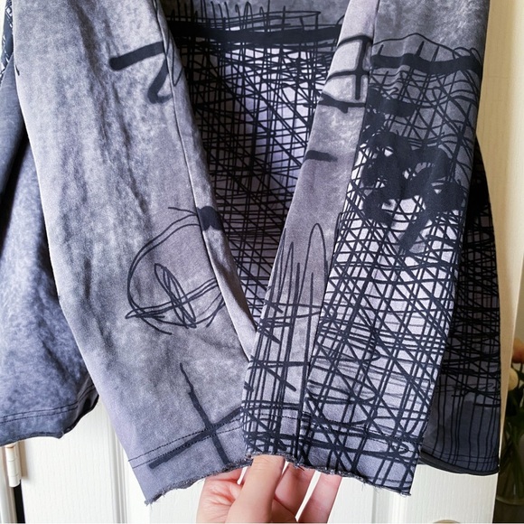 Rundholz Anthra Oversized Sweatshirt Abstract Print Gray Black Size Medium EUC - Picture 3 of 7